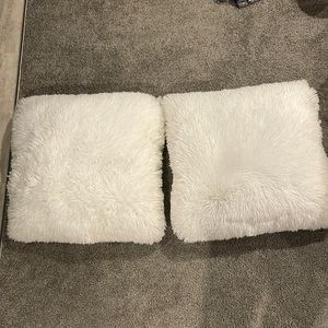 White fluffy soft throw pillows set of 2
